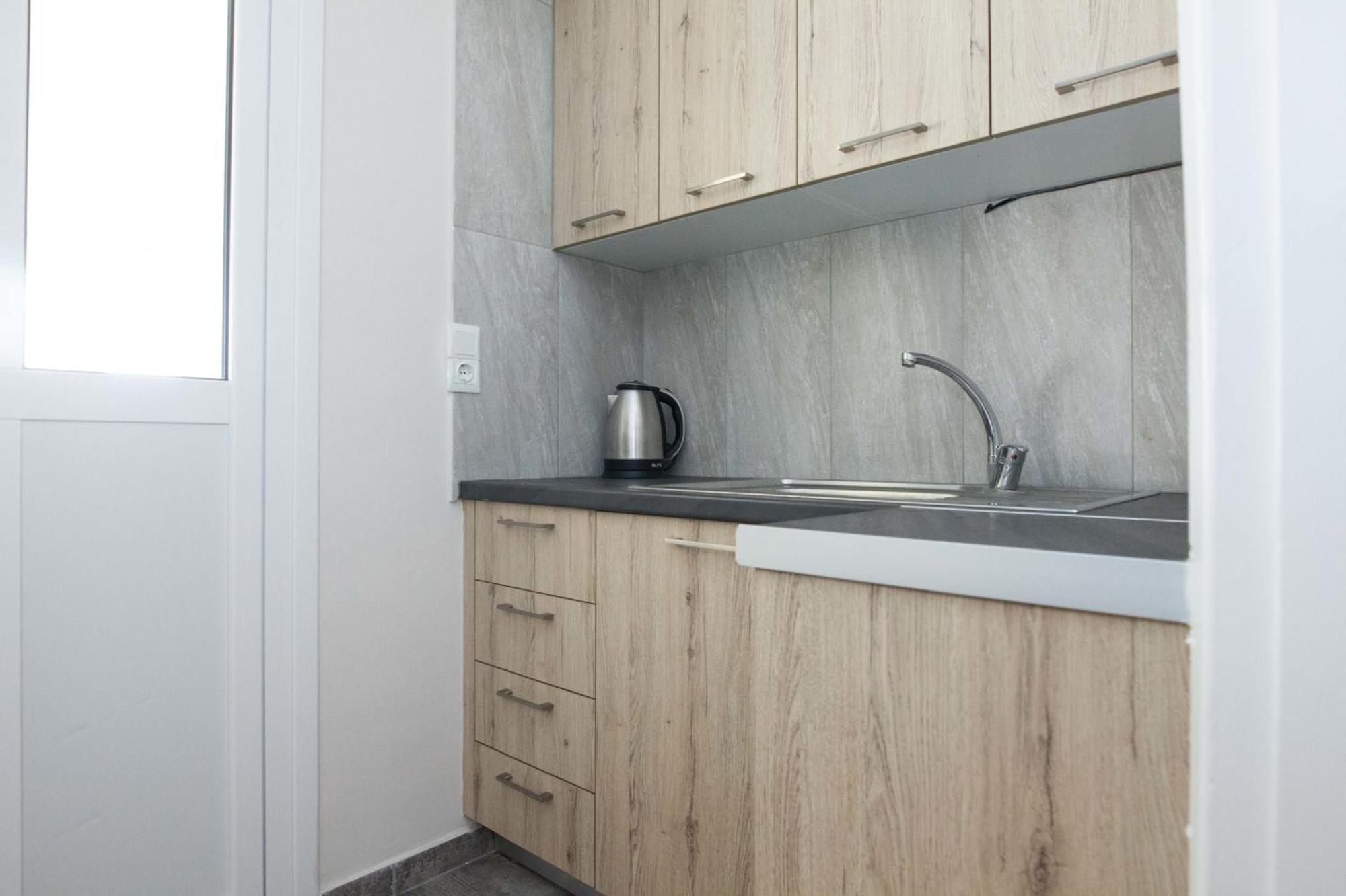 Modern 1 Bd Balcony Apt Near Metro In Kato Patisia Athén Kültér fotó