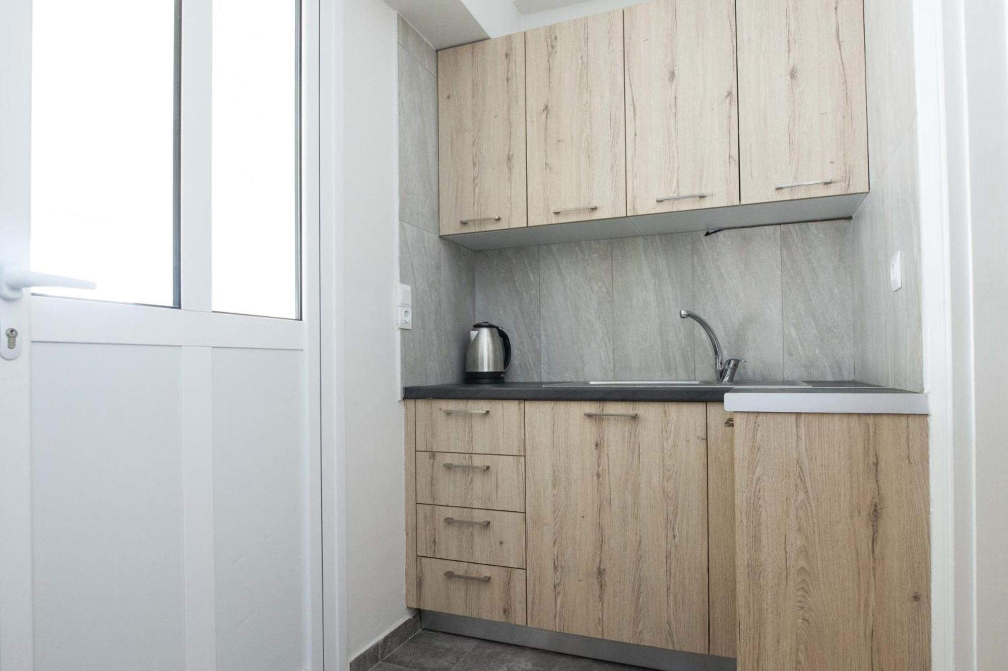 Modern 1 Bd Balcony Apt Near Metro In Kato Patisia Athén Kültér fotó
