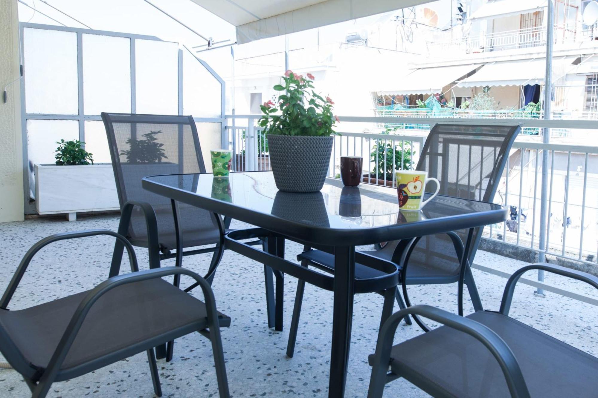Modern 1 Bd Balcony Apt Near Metro In Kato Patisia Athén Kültér fotó