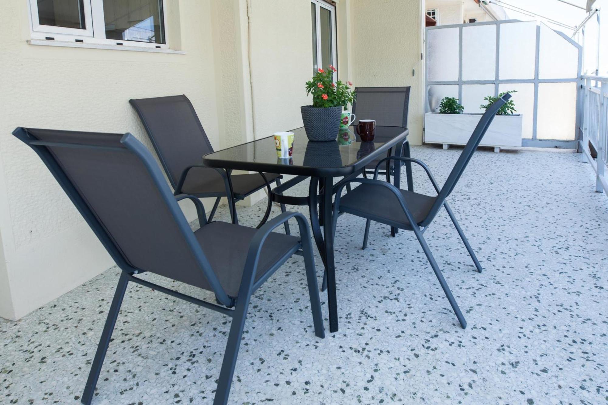 Modern 1 Bd Balcony Apt Near Metro In Kato Patisia Athén Kültér fotó